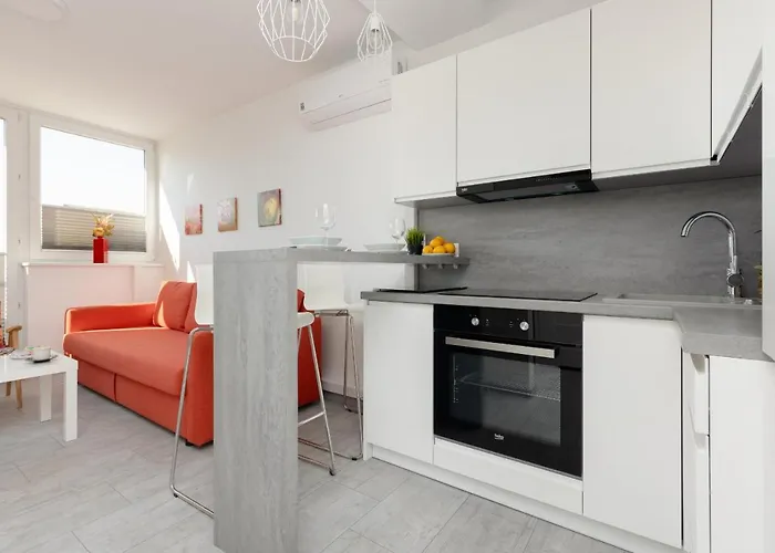 Chlodna Apartments With A City View Wola By Noclegi Renters Варшава, Польща