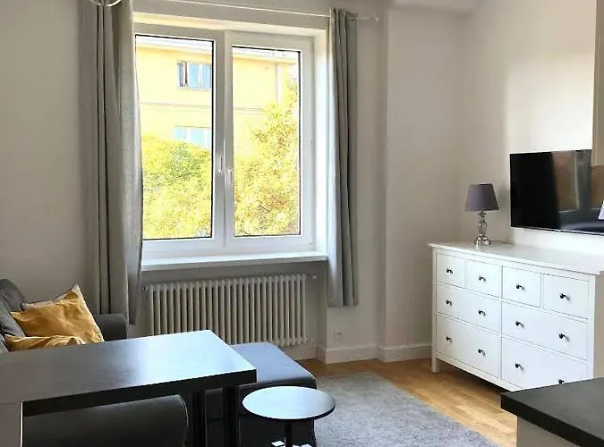 Cute Apartment In The City Center , 2-Beds , Wi-Fi - By Hik Apartments Warszawa, Polska