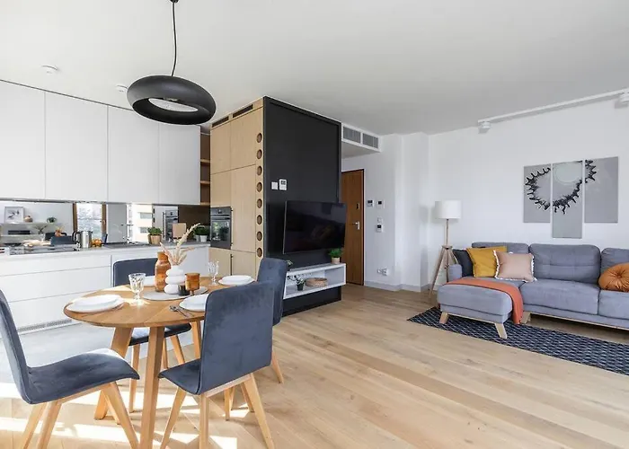 Superapart Okrzei 2, Urban Oasis With Views Варшава, Польща