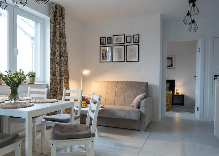 Apartament Clever 2 Kamienica Grochow Варшава, Польща