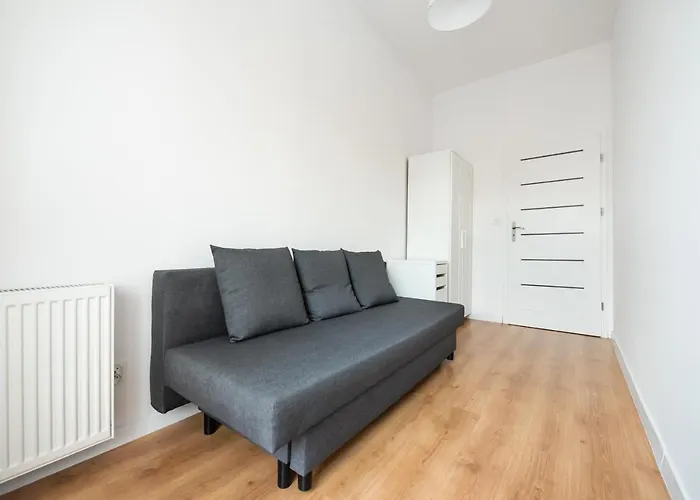 Old Town 5-Bedroom Apartment By Bookinghost Warszawa, Polska