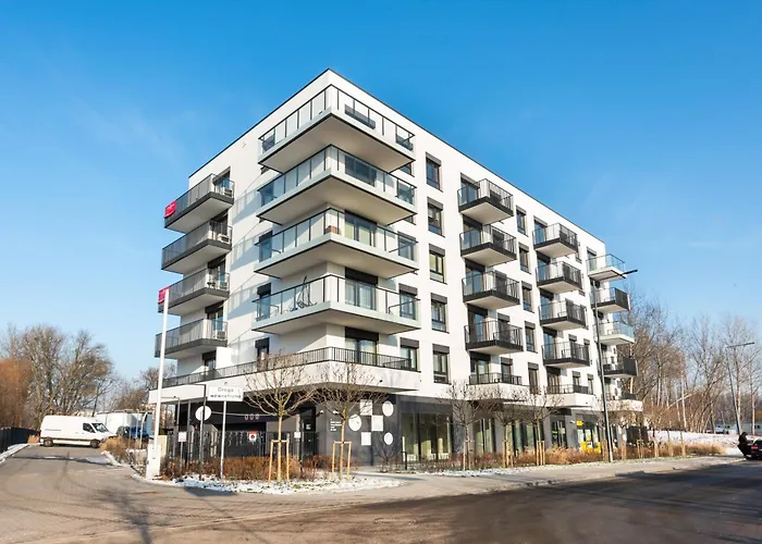 Warszawa Okecie Studios, Polska