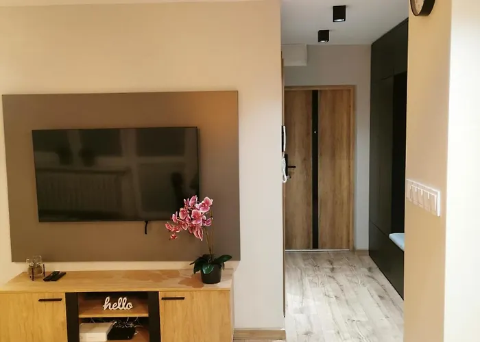 Crackedbrick Warsaw Rentals, Polska