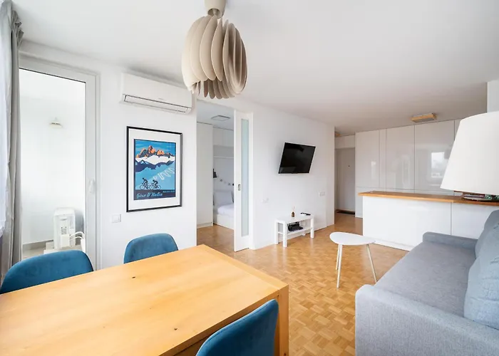 Plac Zawiszy Cosy Apartment by BookingHost Warszawa, Polska