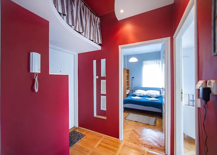 Апартаменти Hoza Str Apt. Great Location. Close To Everything. Варшава, Польща