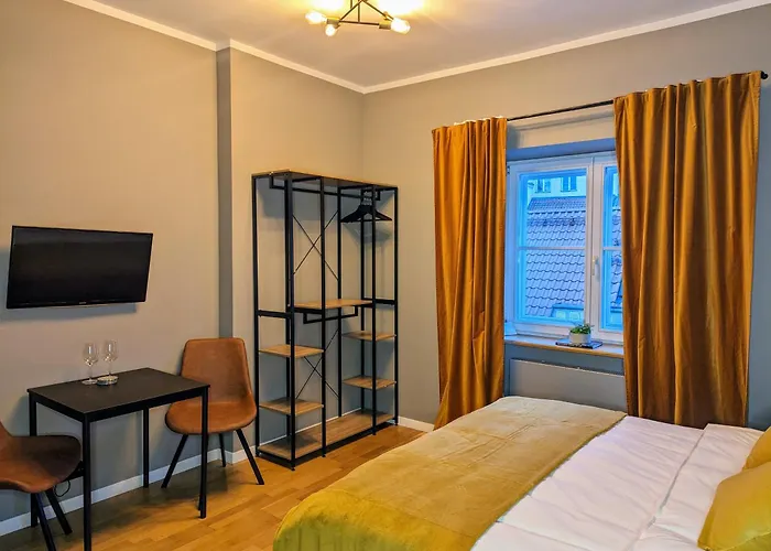 Bella Luna Luxury Suites - Chic Residence in Historic Square Varsavia, Polonia