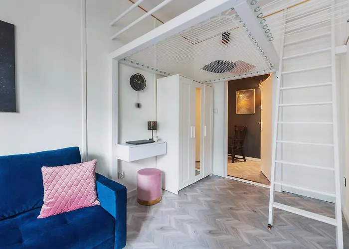 Historic Ghetto Wall Residence - Luxury Apartments By Central Station Варшава, Польща