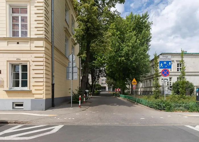 Elektoralna 12A - Colorful Apartment With Balcony By Noclegi Renters Варшава, Польща