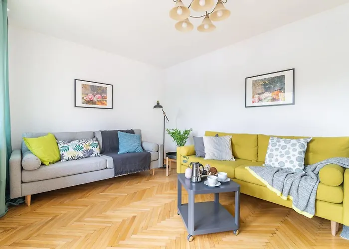 Warm & Family Friendly Apartment With Balcony By Noclegi Renters