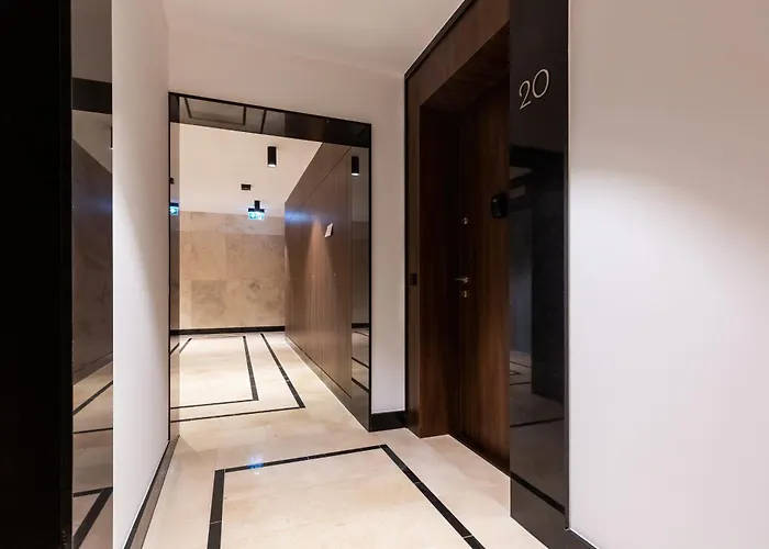 Royal City Center Mennica Residence By Noclegi Renters Варшава, Польща