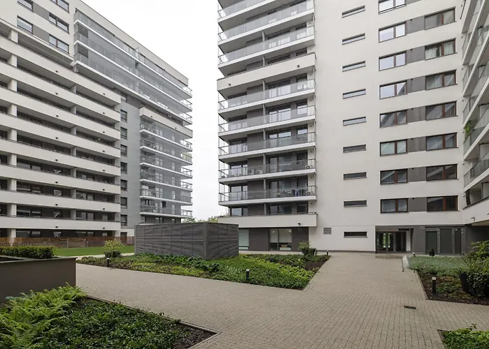 Burakowska 16B - Apartment With Balcony By Noclegi Renters