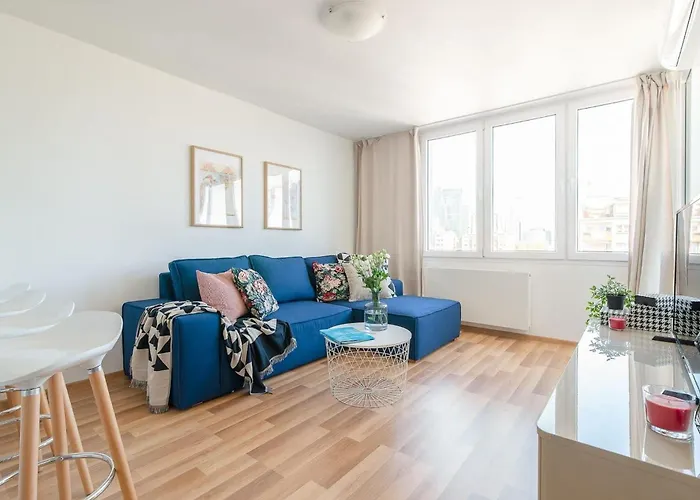 Aesthetic Apartment Located In Centre With Balcony By Noclegi Renters