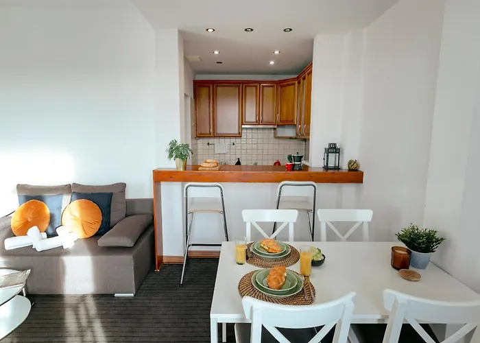 Good Apartments - Plac Konstytucji 6 - Orange Warszawa, Polska