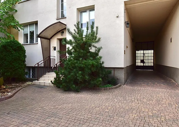 Rental s Aleja Niepodległości