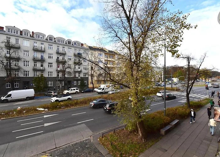 Rental s Aleja Niepodległości