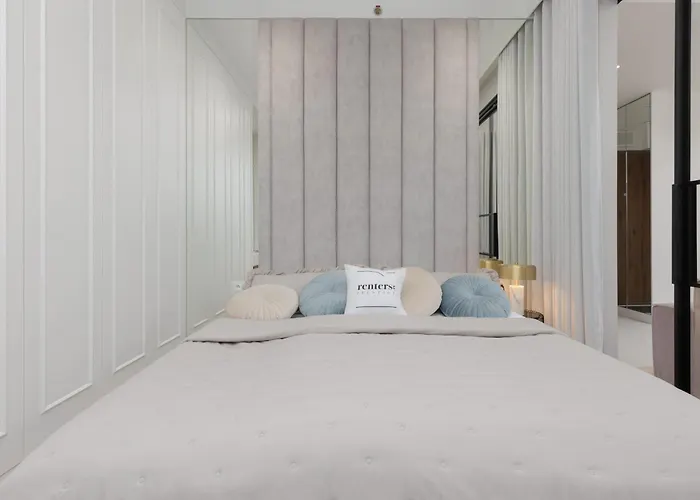 Kasprzaka Apartments With Ac & Parking By Renters Prestige Варшава, Польща