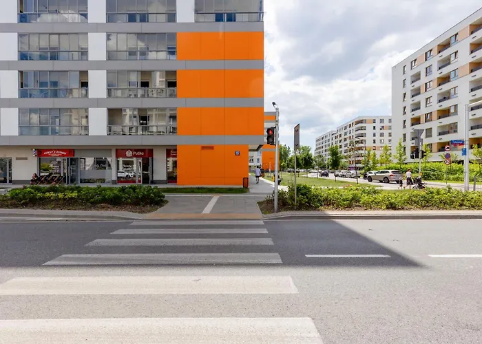 Elegant Apartments With Balcony & Parking Warsaw By Noclegi Renters, Polska