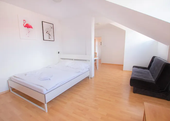 Апартаменти Podwale Str Large Flat In The Heart Of Old Town Варшава, Польща