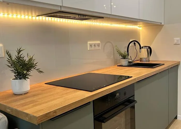 Warsaw Airport Apartment, Polska