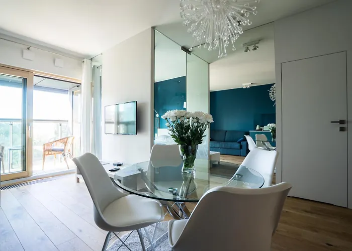 Vipwarsawapartments Sapphire Mennica Residence, Polska