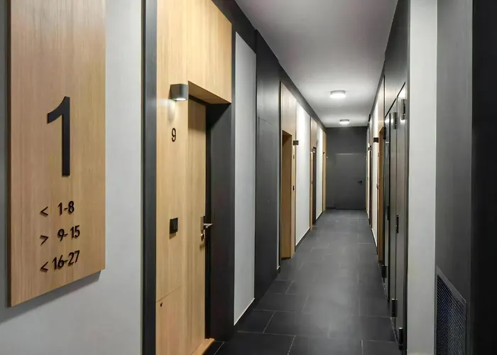 Grupa Warsaw Apartments, Польща