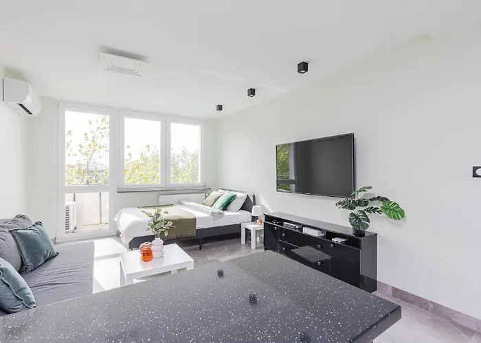 Superapart Saska 48A, Sleek 6Th-Floor Studio With Balcony & Elevator Access Warszawa, Polska