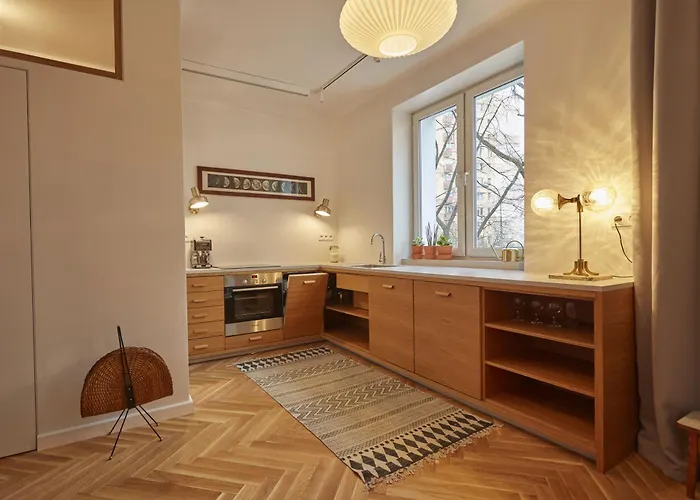 Warsaw Concierge Saska Studio, Polska