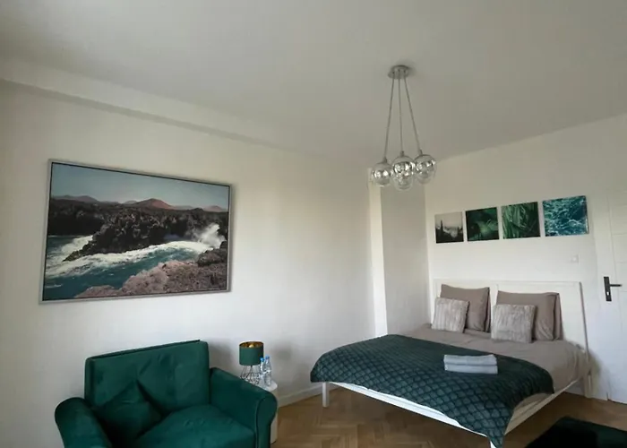 Apartament Metro Swietokrzyska Pokoje Rooms Варшава, Польща
