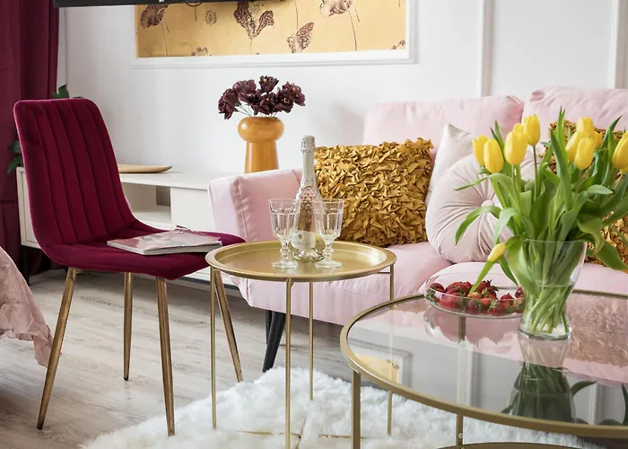 Pink Elephant 2X1Br Studio In Historic Tenement House 1 Km From Warsaw Central, Polska