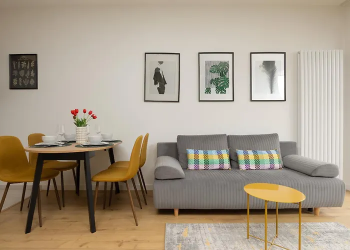 Apartment With Parking And Balcony In Mokotow By Noclegi Renters Варшава, Польща