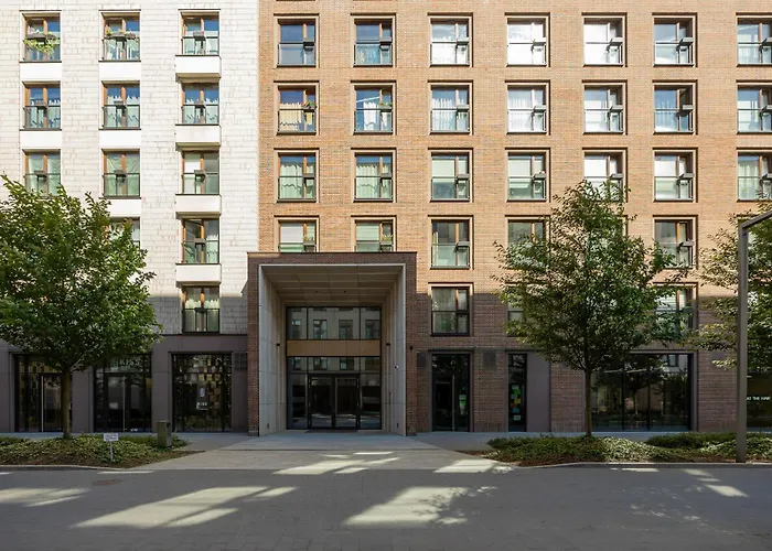 Apartament Przy Rzece Dla 2 Osob Z Parkingiem I Klimatyzacja W Warszawie By Noclegi Renters Warszawa, Polska