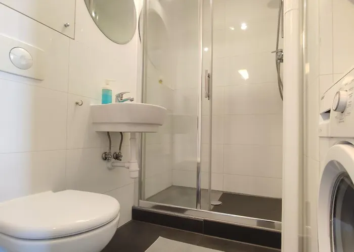 Top Apartamenty Centrum - Metro Rondo Onz Warschau, Polen