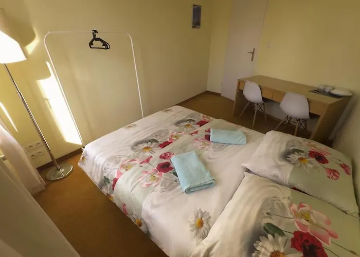 10Q- Z6 Room 602B Warszawa, Polska