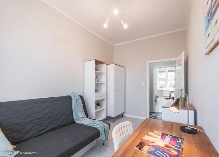 Room, Aleja Niepodleglosci 148, Center, Sgh, Pole Mokotowskie Варшава, Польща