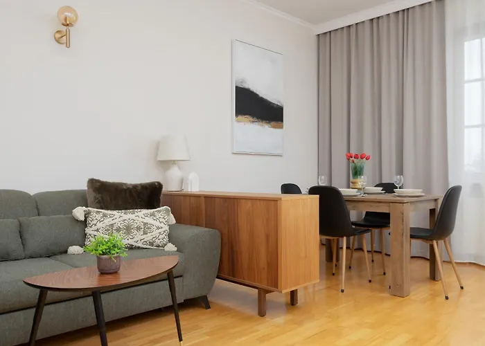 Spacious Filtry Apartment Near Pola Mokotowskie By Noclegi Renters Warszawa, Polska