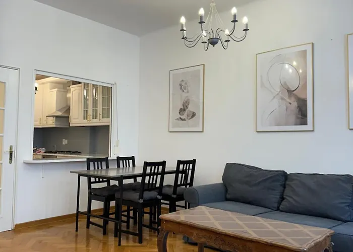 Charming Apartment At Old Town Warszawa, Polska
