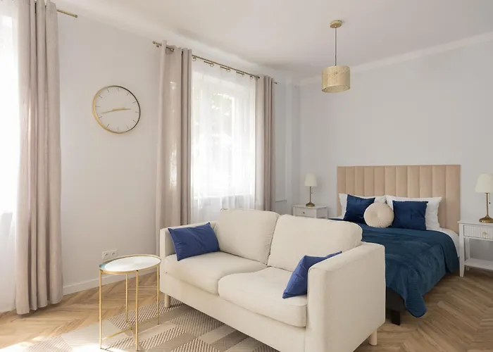 Chmielna Green Apartment By Bookinghost Warszawa, Polska