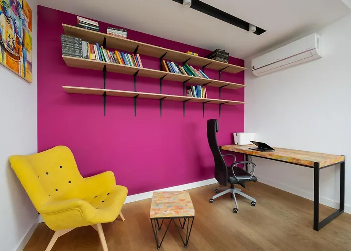 Apartment With Terrace & Parking By Noclegi Renters Warszawa, Polska