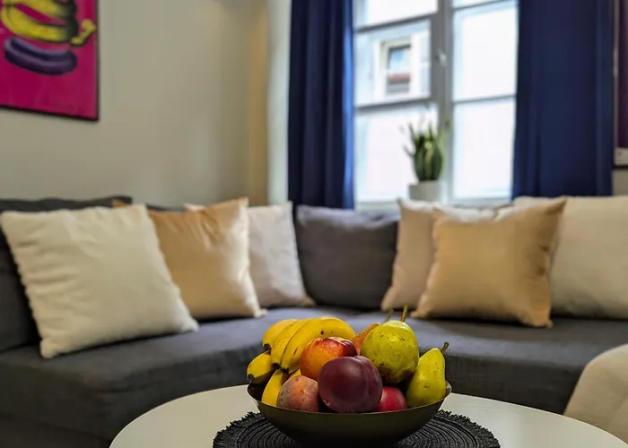 Bella Luna Luxury Suites - Spacious 1Br In Old Town Warsaw, Poland