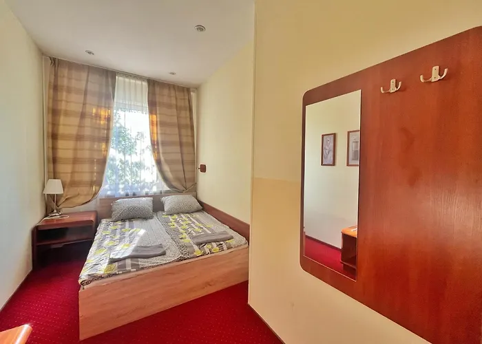 Fry House Hostel - 15min to Dworzec Zachodni, 5min to Klub Progresja