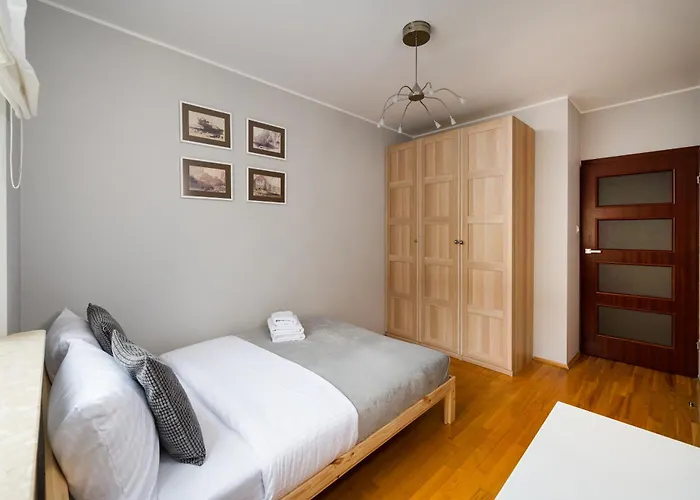 Metro Ksiecia Janusza Cosy Apartment Warszawa, Polska
