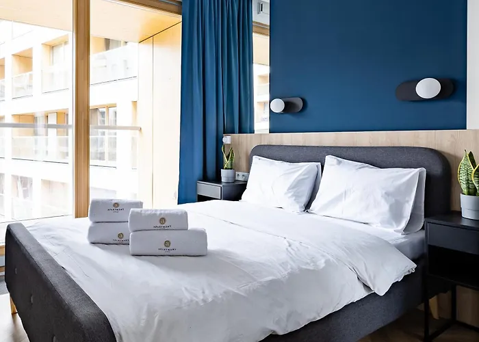 Warsaw Aparthotel, Polska