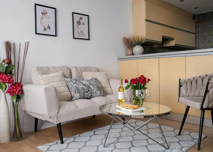 Belapart 2-Bedroom Downtown Apartament, 1 Km To Central Station, Metro With Air-Conditioning Варшава, Польща