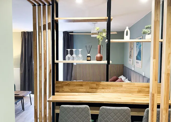 Green Studio With Balcony - Free Parking Варшава, Польща
