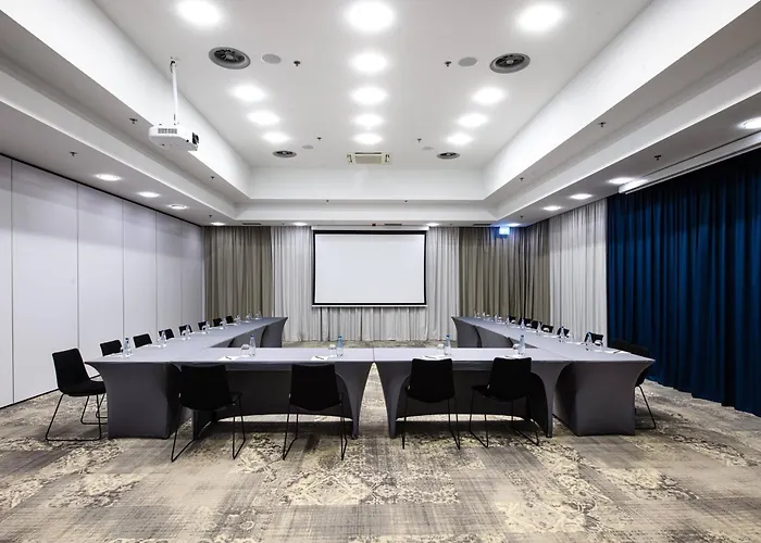 Courtyard By Marriott Warsaw Airport