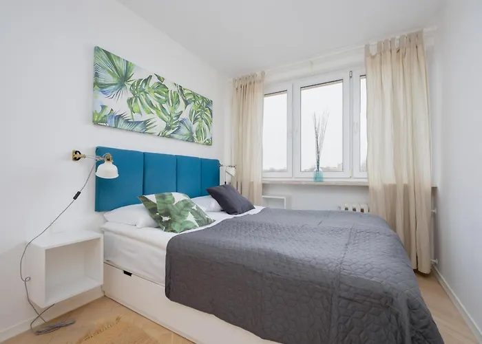 Belwederska Apartment With Balcony Next To Promenade Park By Noclegi Renters Warszawa, Polska