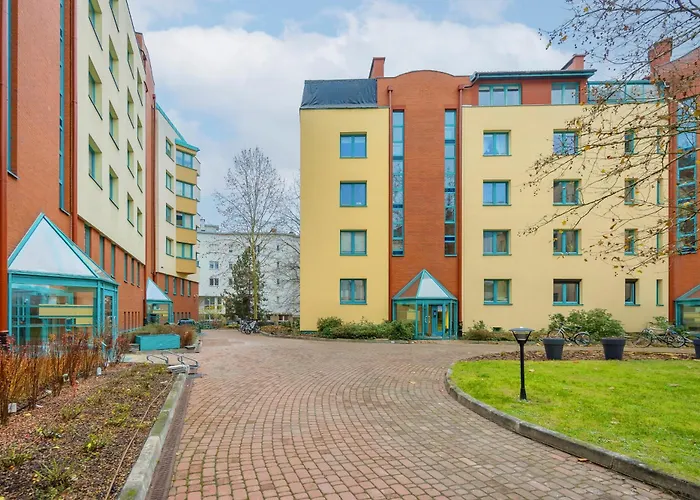 Comfortable Apartment With Two Bedrooms & Parking By Noclegi Renters Warszawa, Polska
