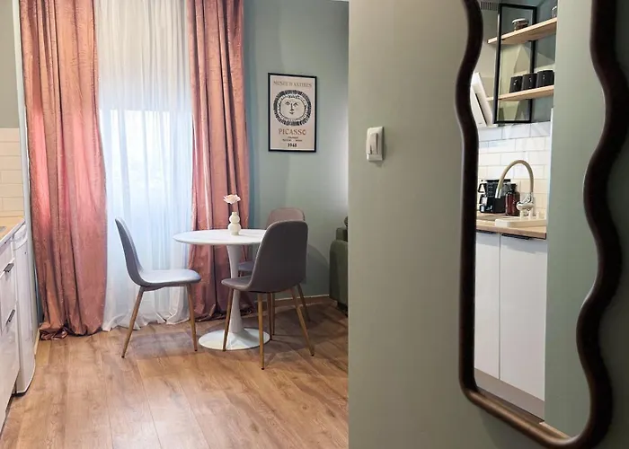 Raspberry Apartment With Balcony #Self Check-In Warszawa, Polska