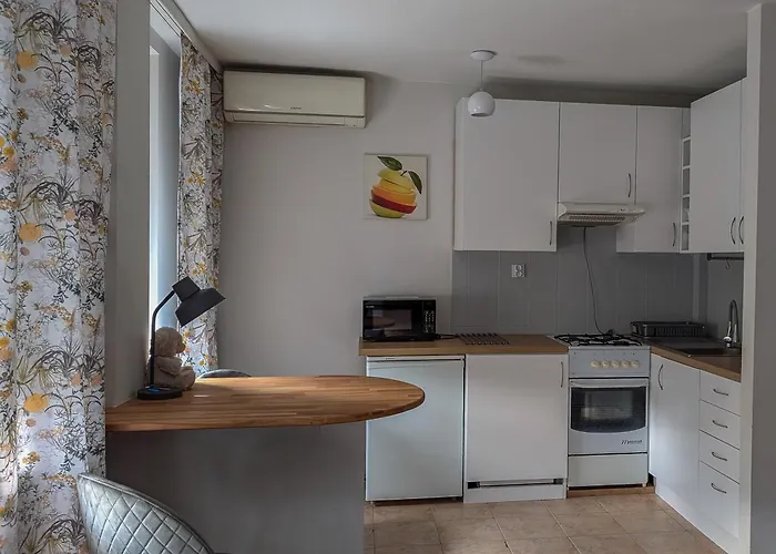 Velvet Trojdena 60 metrów do Szpitala Akademii medycznej