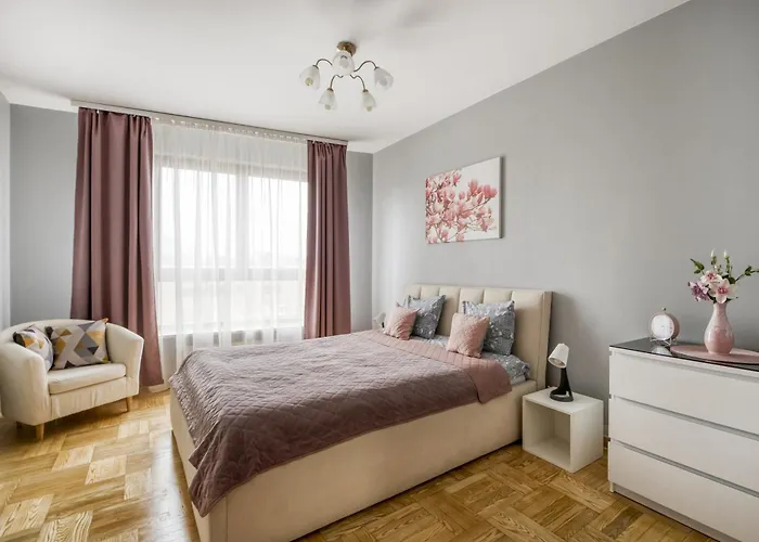 Gama Great Location & Famili Apartment 120M 2-12 People Warszawa, Polska
